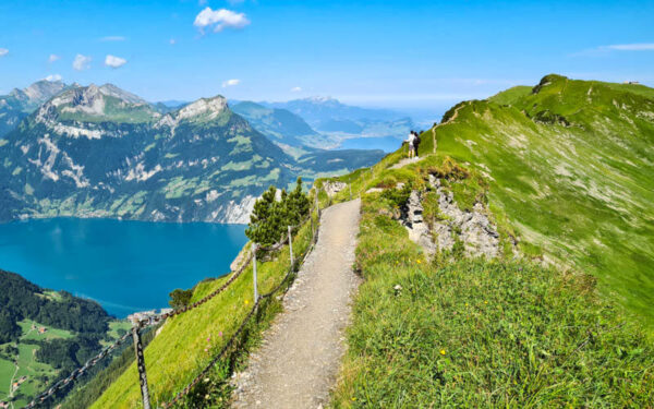 Steorts Ridge Stoos Ridge Hike • Klingenstock to Fronalpstock (with map & tips)
